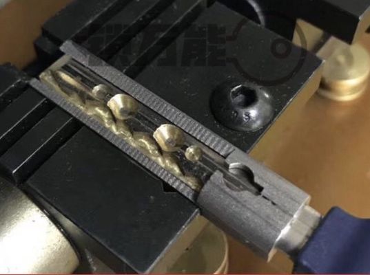 ABS Partes de máquinas de corte de chaves de aço para clipes de retenção de chaves verticais