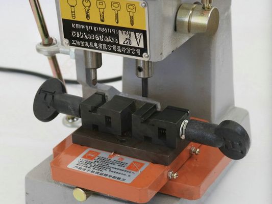 Peso bruto 13 kg Máquina de chaveira vertical JINFA-368A 110V Máquina de chaveira duplicada