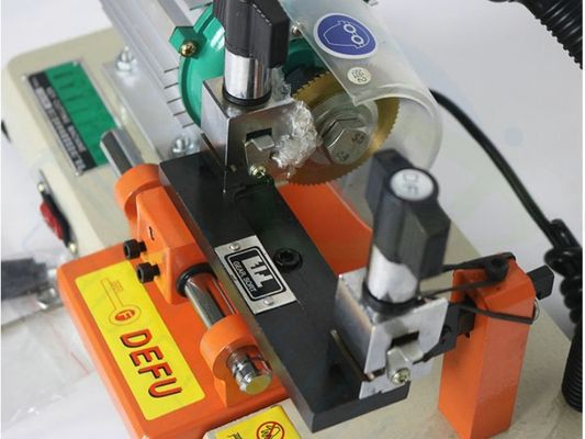 120W Potência do motor Defu 238RS Máquina de corte de chave horizontal para materiais ABS e aço